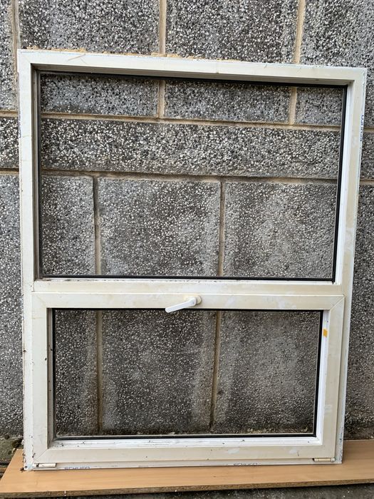 Vand tamplarie aluminiu ,pvc si stejar folosita.