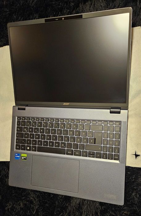 Vand propriul laptop Acer TravelMate P416.-52G!