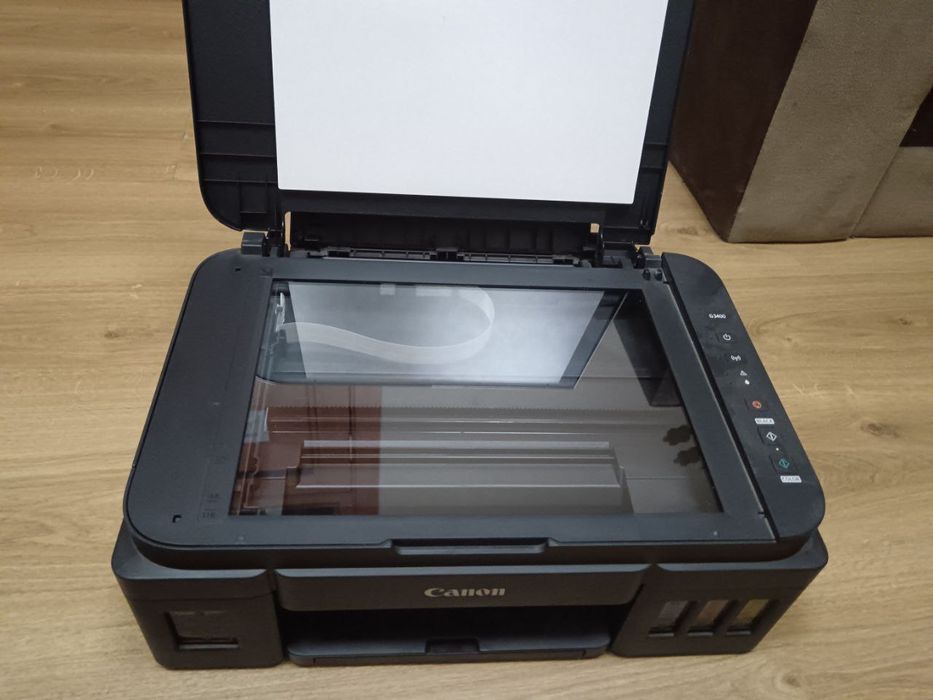 Rangli printer holati ideal, yangi