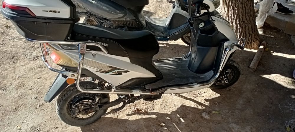 2 Скутер сатилады