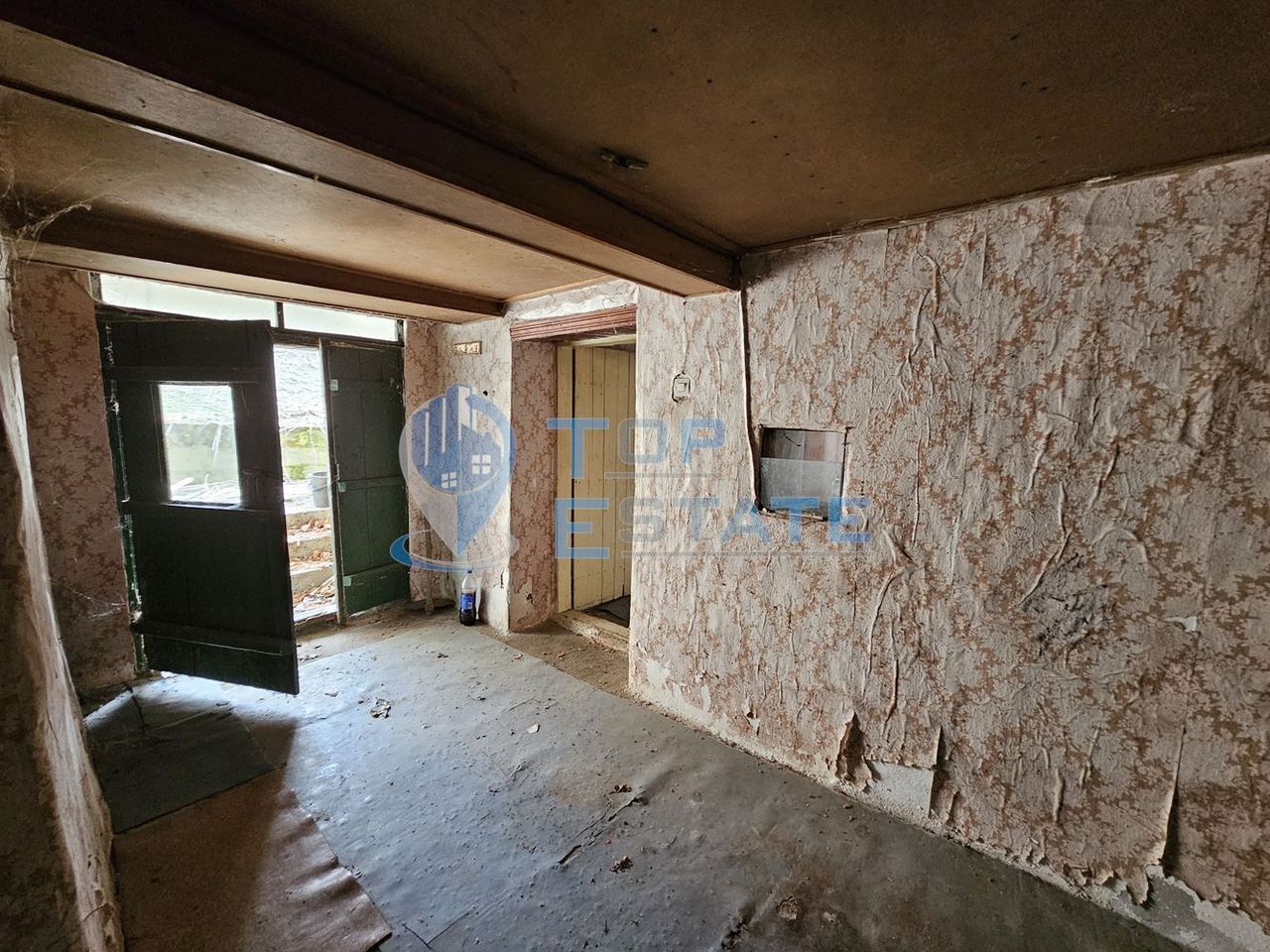 Продава се Къща в с. Козловец, Област Велико Търново - 120 кв.м за 92 €/кв.м - Снимка #12