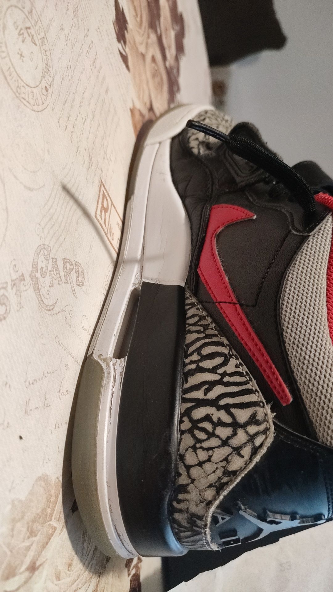 Jordan Legacy 312 low black/valour blue/university red/wolf grey