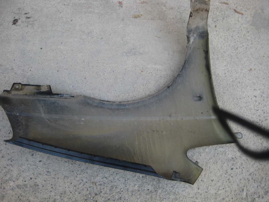 Продава Калник, преден ляв за Такума 2006 г.