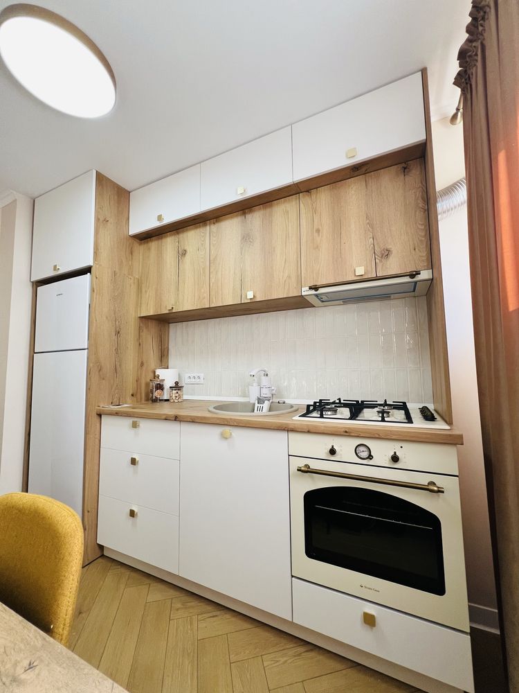 Inchiriez apartament 2 camere in regim hotelier