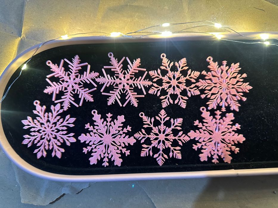 Коледни подаръчета и декорации