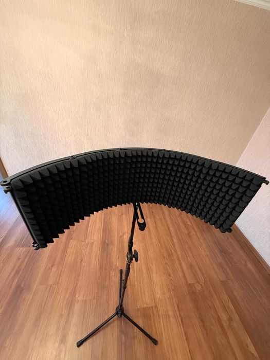 Продам стойку + акустический экран для микрофона (хорошее состояние)