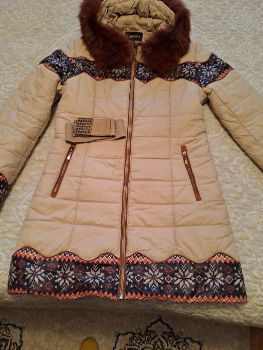 Продаётся пуховик размер.44-48