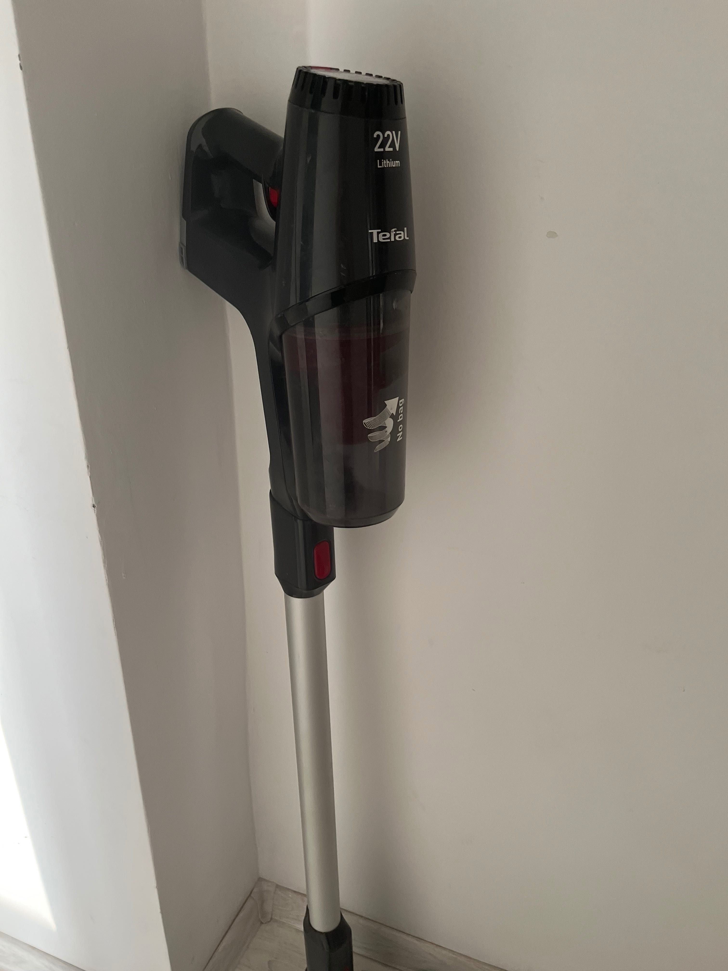 Продаю беспроводной пылесос Tefal 22V Lithium.