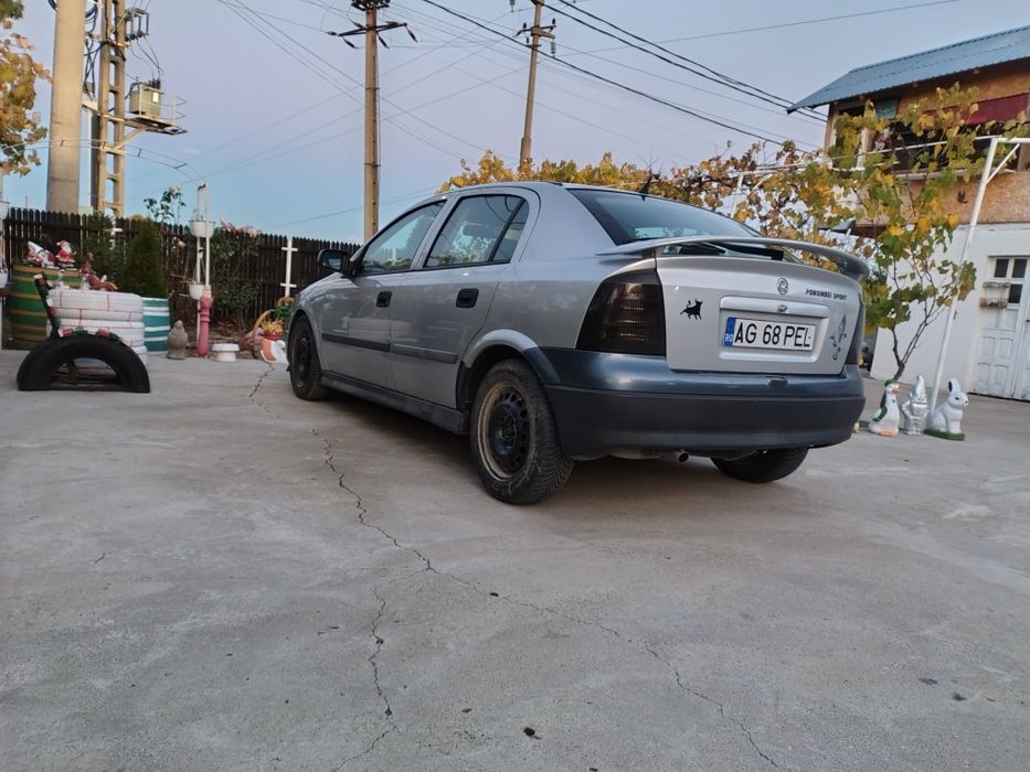 Opal de vânzare an 2002