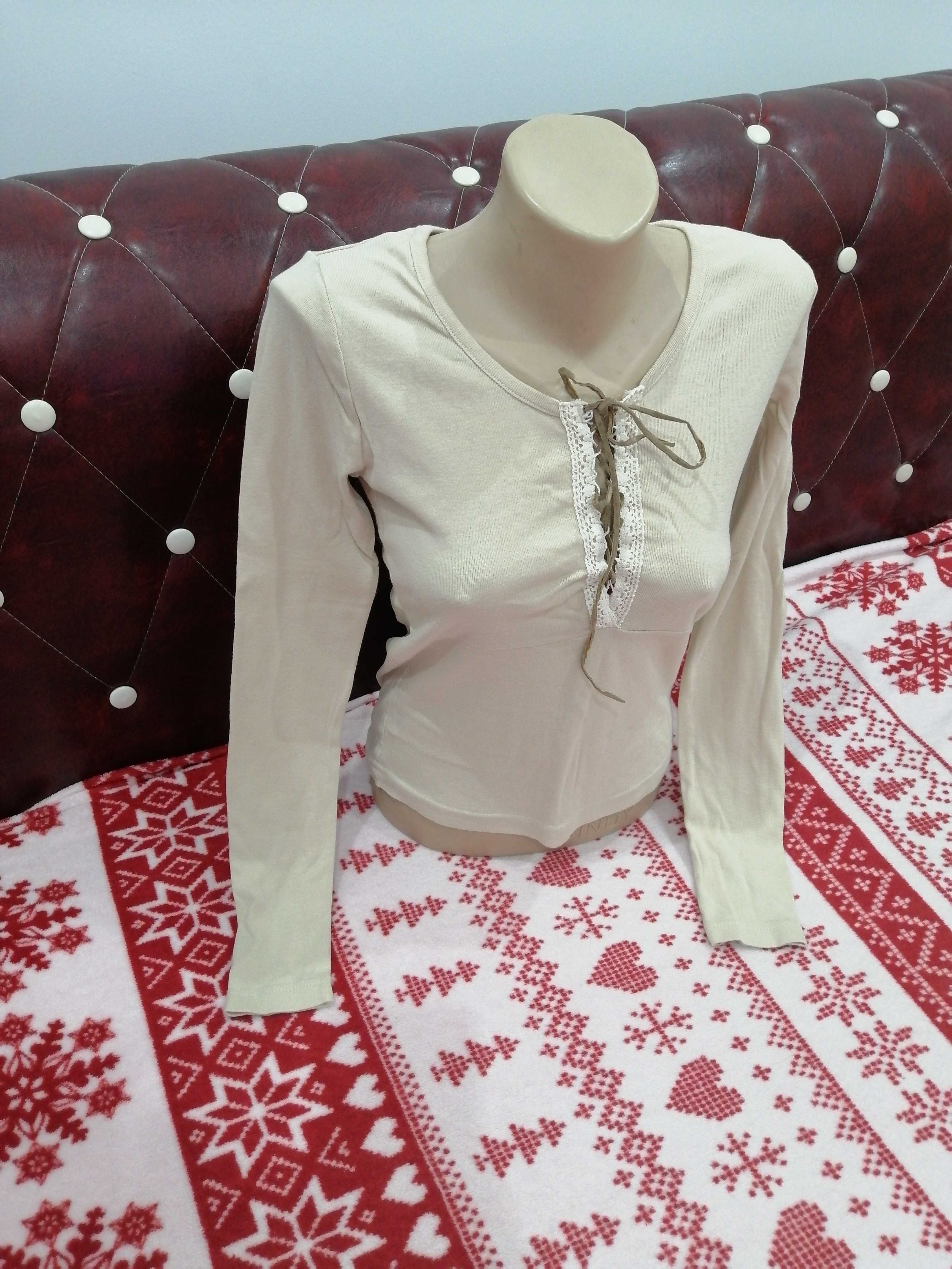 Bluza crem decoltata