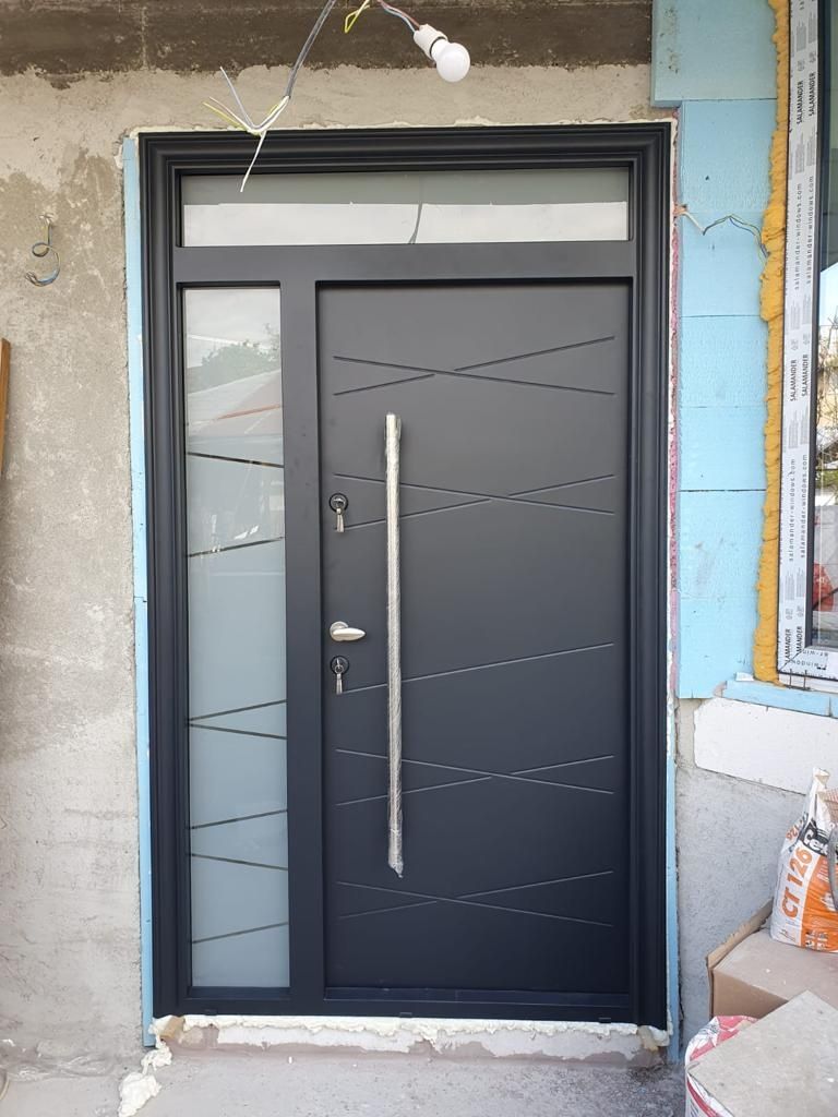 Montaj uși de interior uși de exterior metalice uși glisante sticla