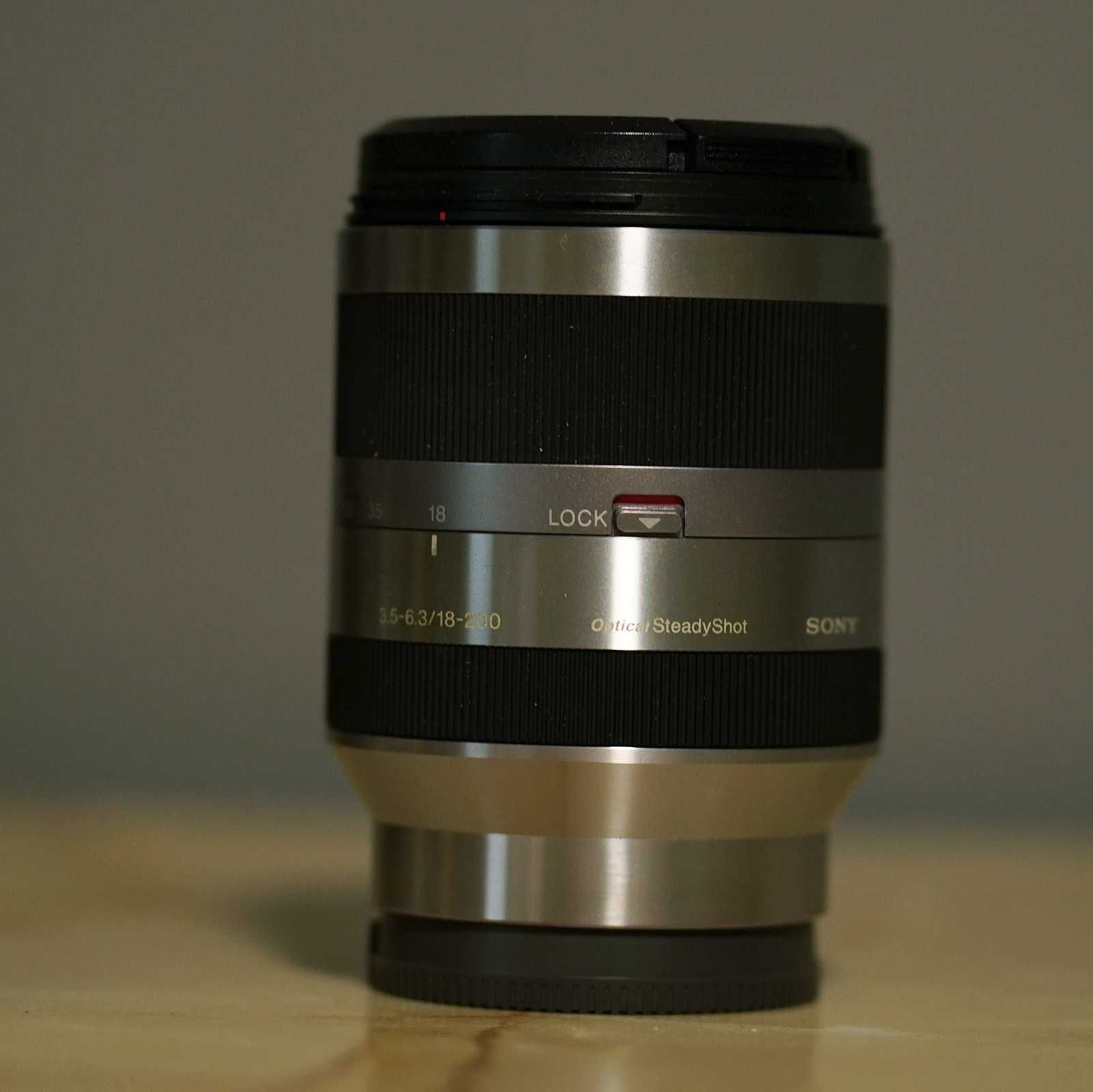 Sony E 18-200mm f/3.5-6.3 OSS