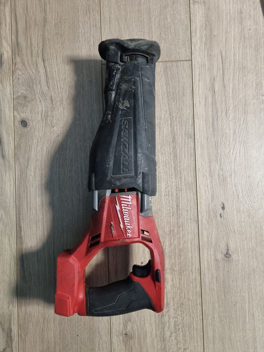 Vând scule millwaukee defecte