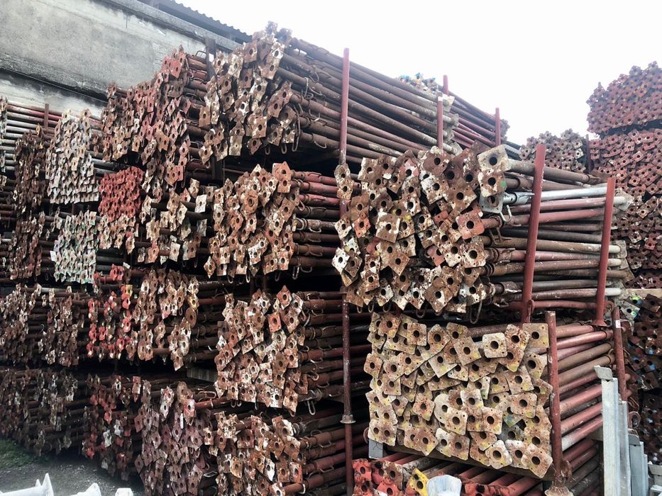 Popi metalici si Schela metalica