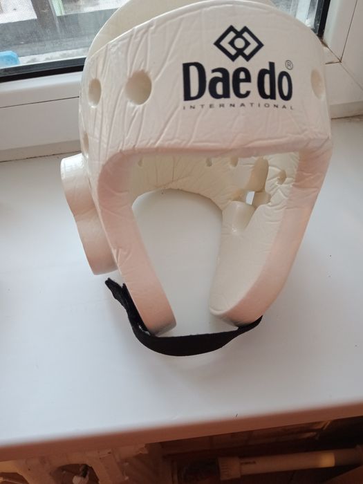 Продам шлем для каратэ