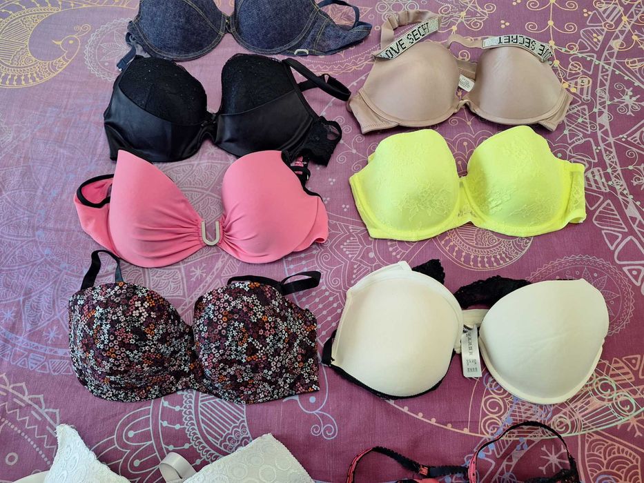 Lot sutiene marimea 85D in stare buna.