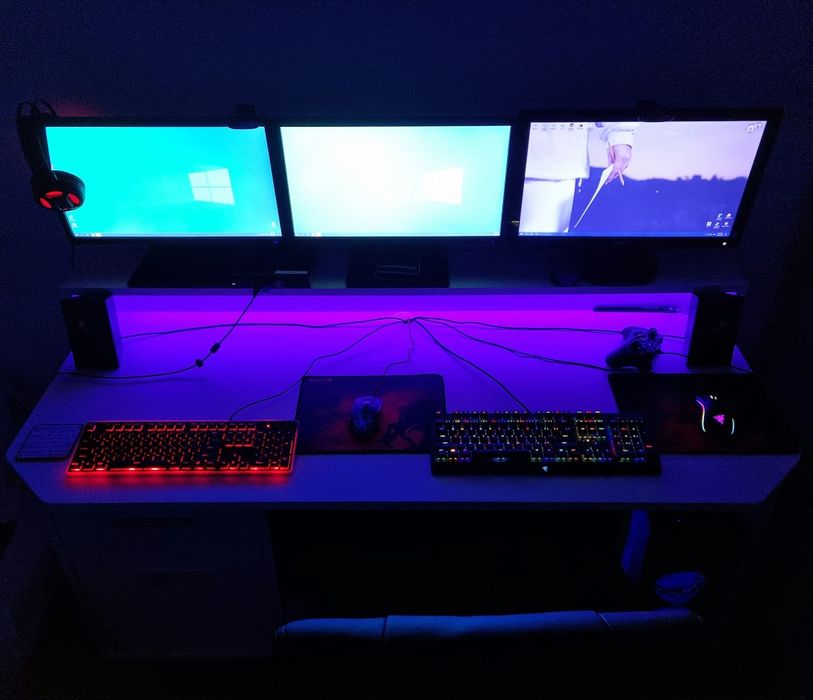 Birou Kring Gaming, 160x91x72 cm, cu sertar, dulapior, spatiu PC, led