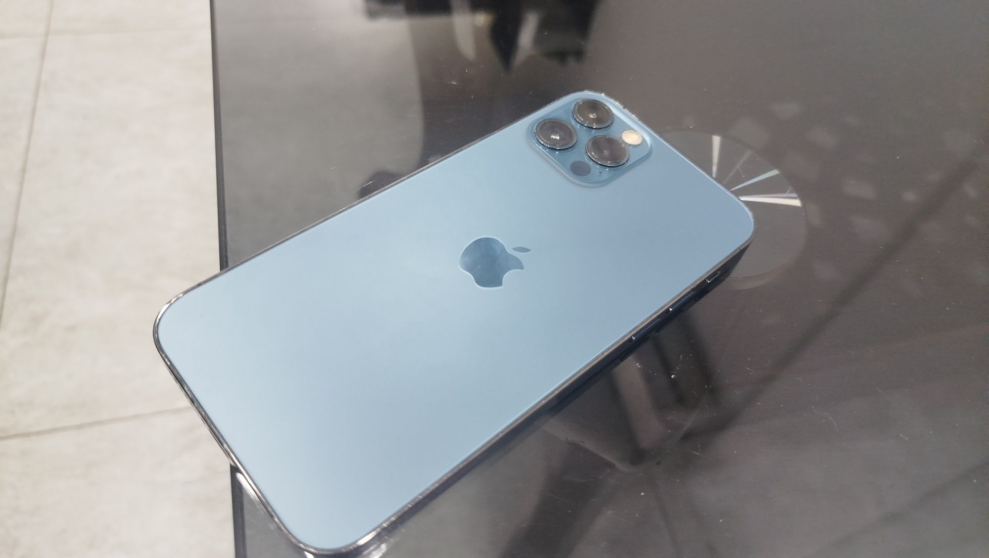 Iphone 12 pro blue