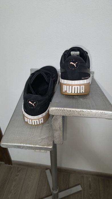 Vând adidași Puma