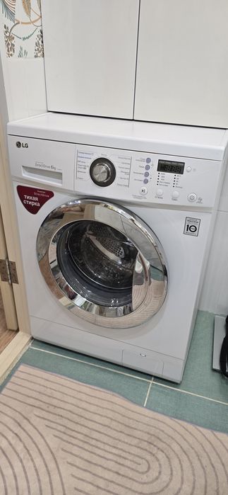 Стиральная машина LG 6KG в отличном состояние.