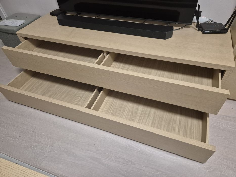 Общо 200лв - Масивни ТВ шкаф, скрин, маса и етажерка