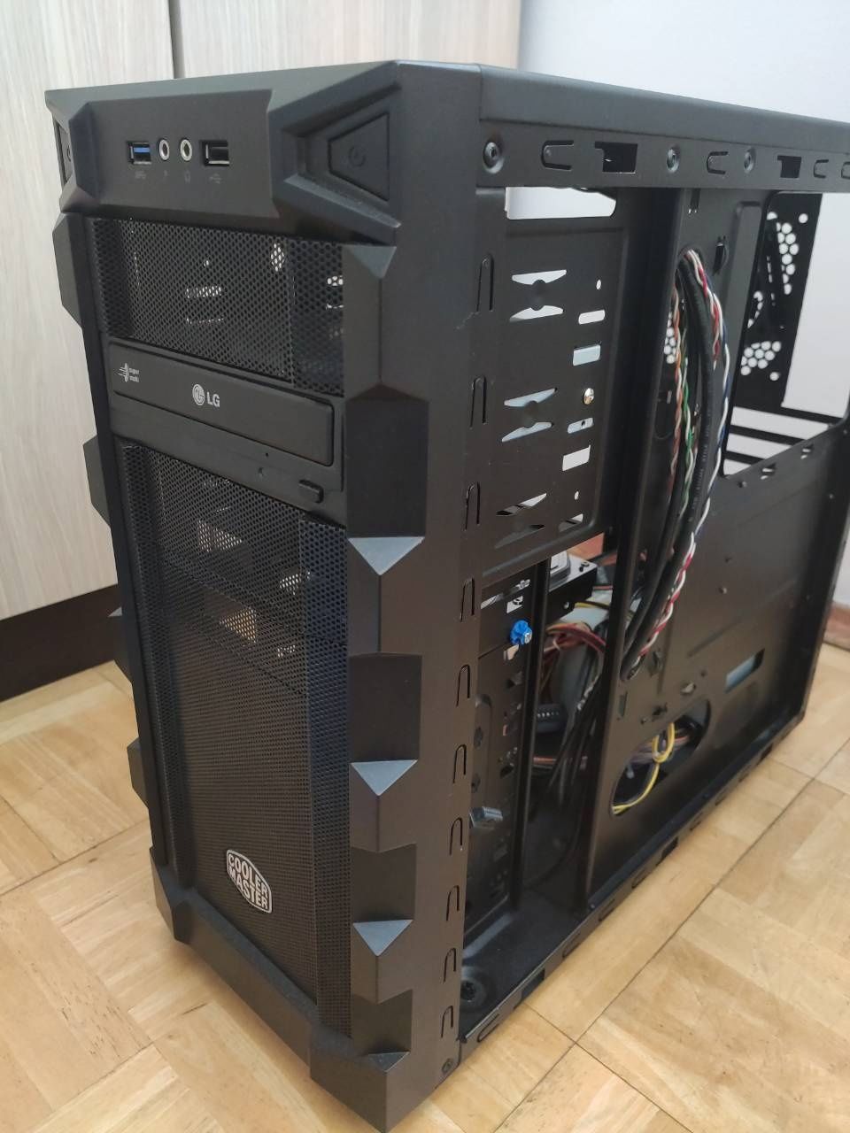 Кутия за компютър Cooler Master