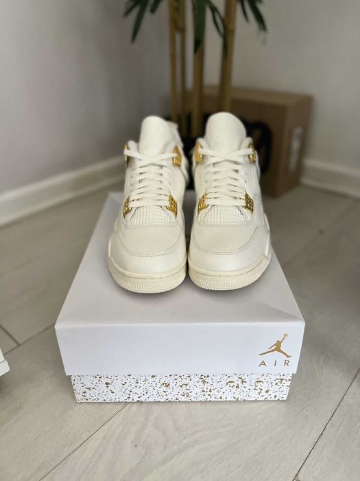 % 5LEI LIVRARE % Nike Air Jordan 4 Metalic Gold Editie Limitata