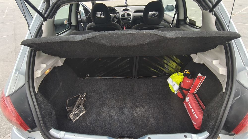 Продавам пежо 206