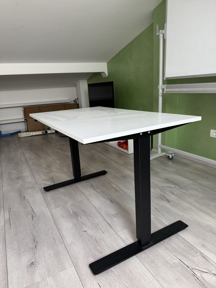 birou cu inaltime reglabila ikea