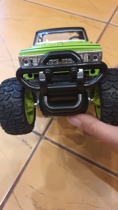 Mașinuță de jucărie cu efecte speciale:sunete, lumini, capota automata