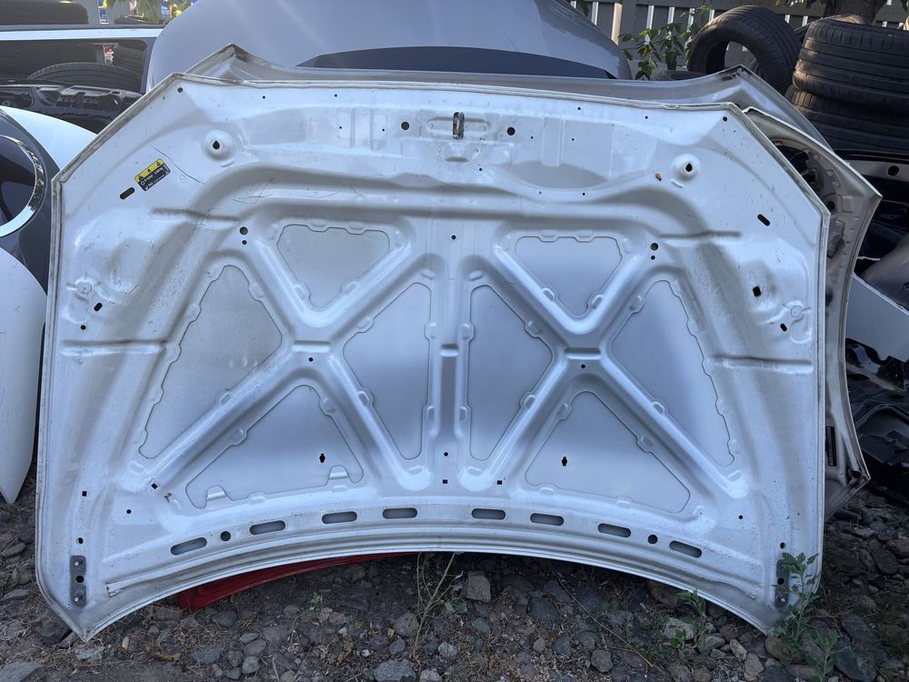 Капак Mitsubishi Lancer