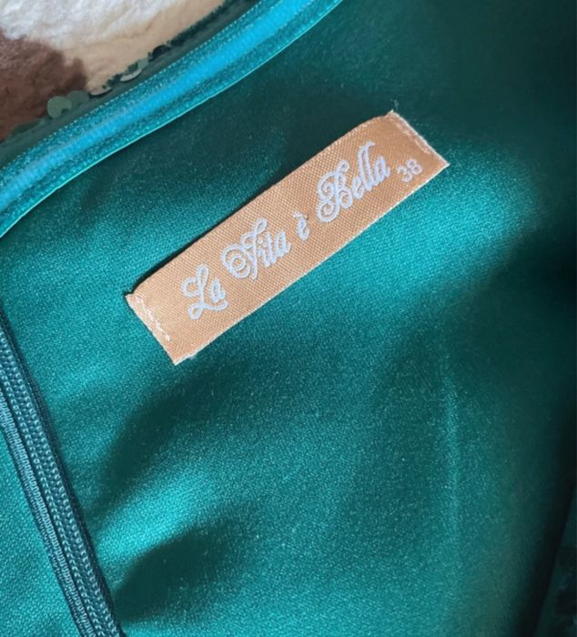 Rochie de seara verde smarald din catifea cu paiete