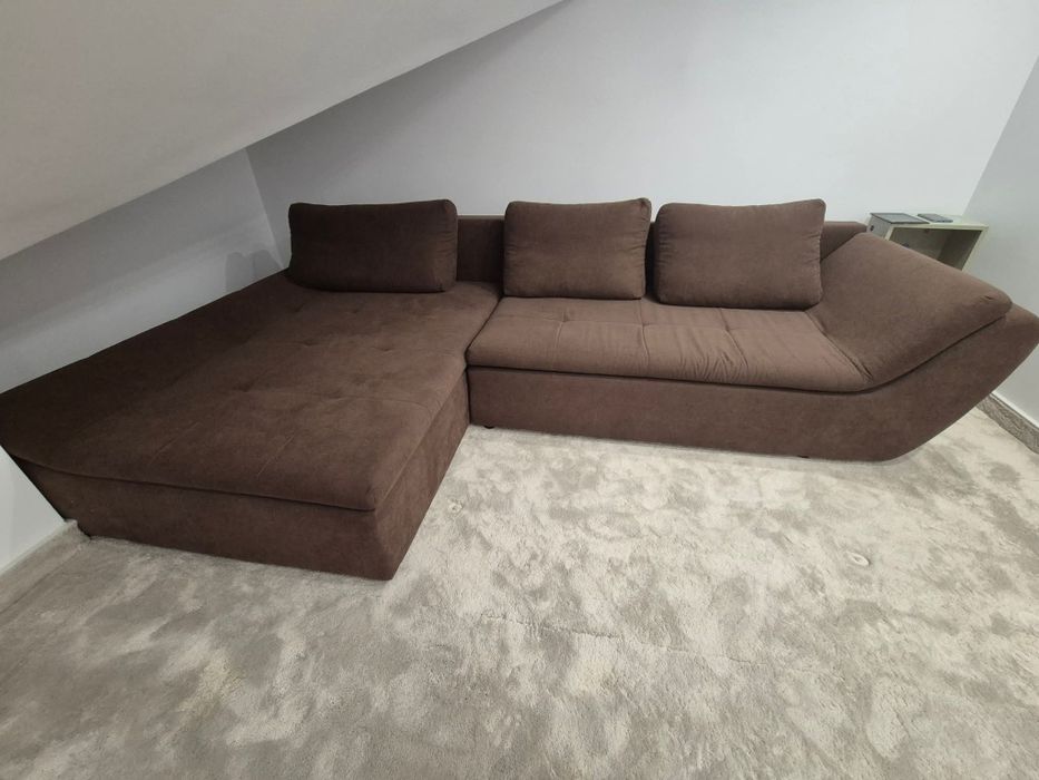 Vând canapea mare impecabila.