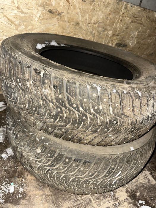 Продам шипованные резины