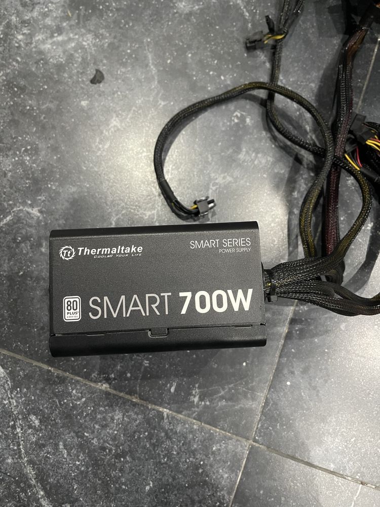 Блок питание Thermaltake 700W