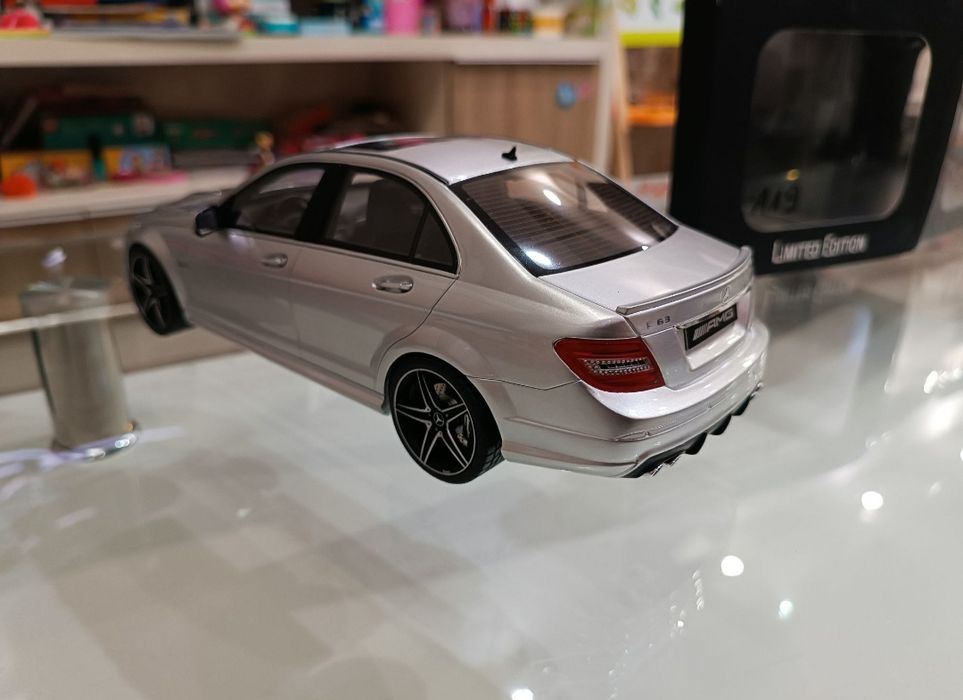 Mercedes w204 C63 AMG 1:18