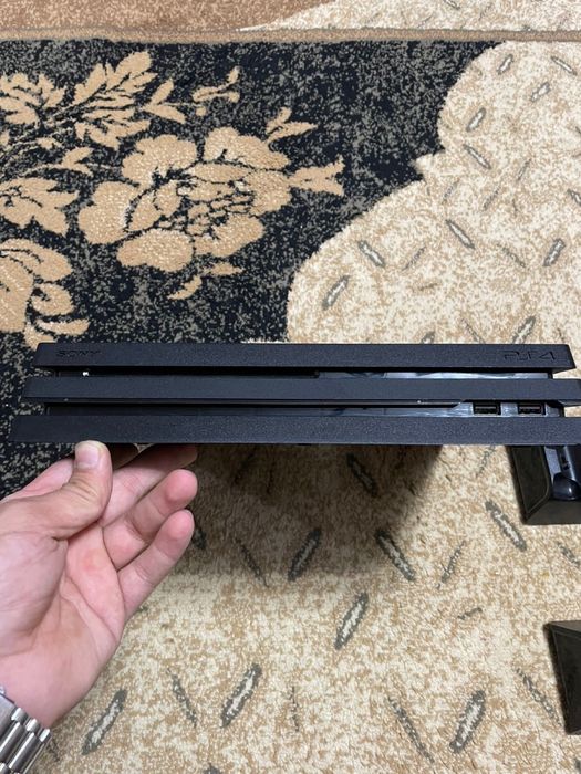Ps 4 pro.