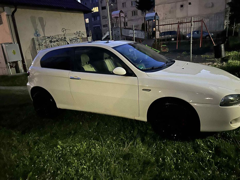 Vând Alfa Romeo 147 1.9D
