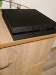Vând PS4 defect butonul de aprindere.
