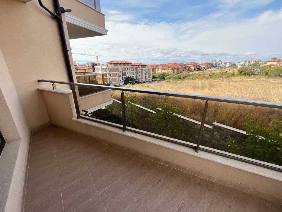 Продава се Тристаен апартамент в Свети Влас - 99 кв.м за 1192 €/кв.м - Снимка #1