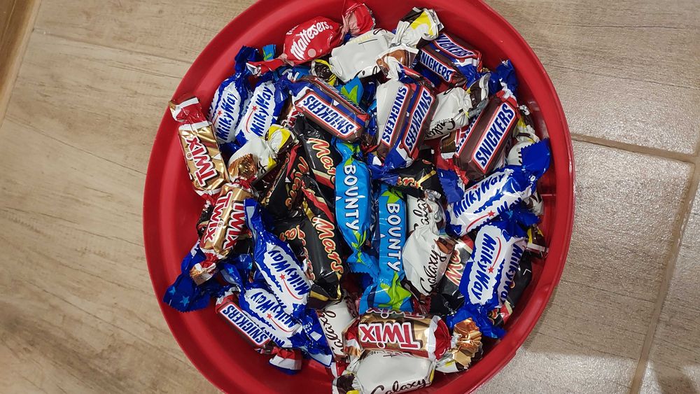 Бонбони Celebrations.Внос Англия