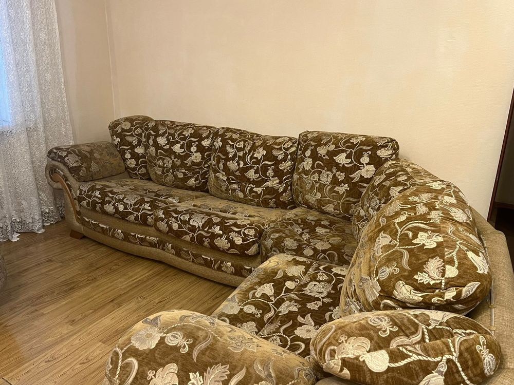Продам диван угловой , кресло