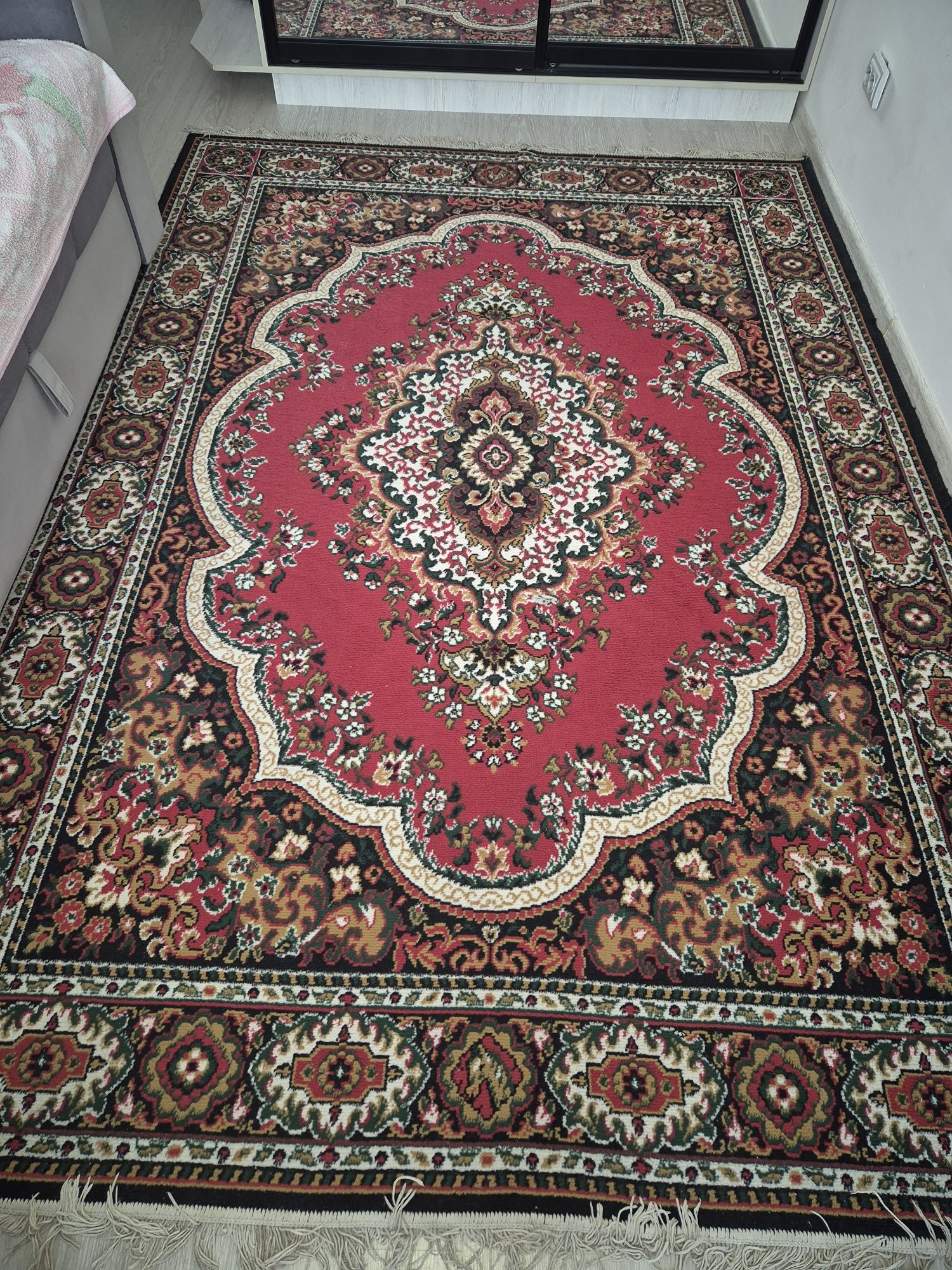 Продам ковёр б/ у .