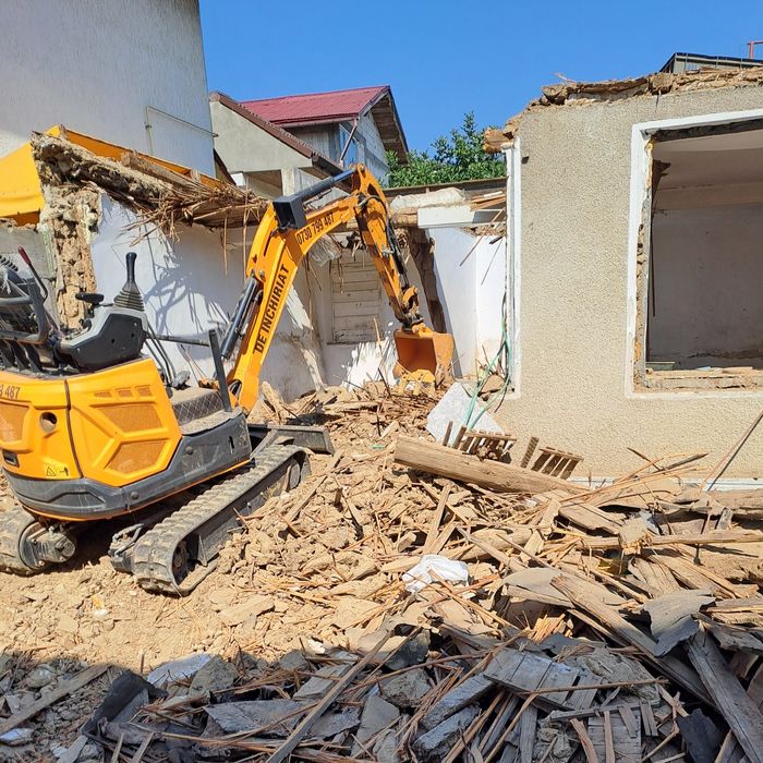 Săpături mecanizate  - subtraversări  - demolări  -  TULCEA