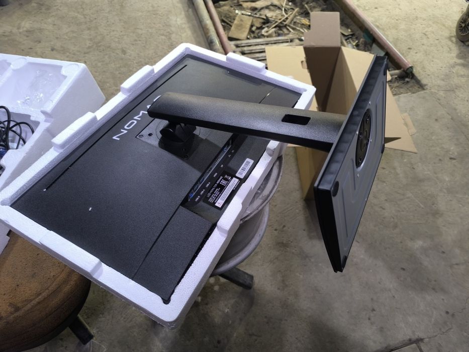 Монитор 24 дюйма