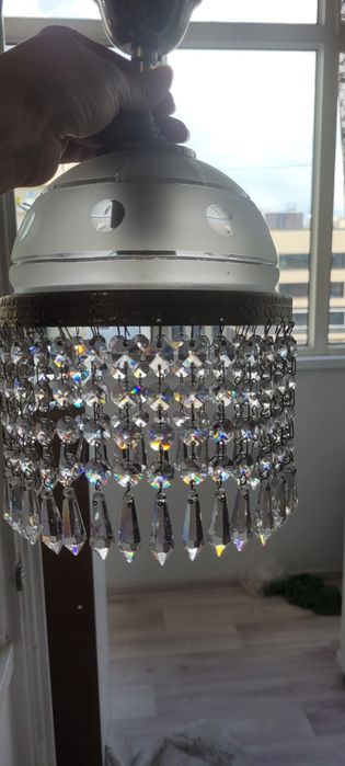 Продам новые  хрустальные  Чешские люстры из магаз