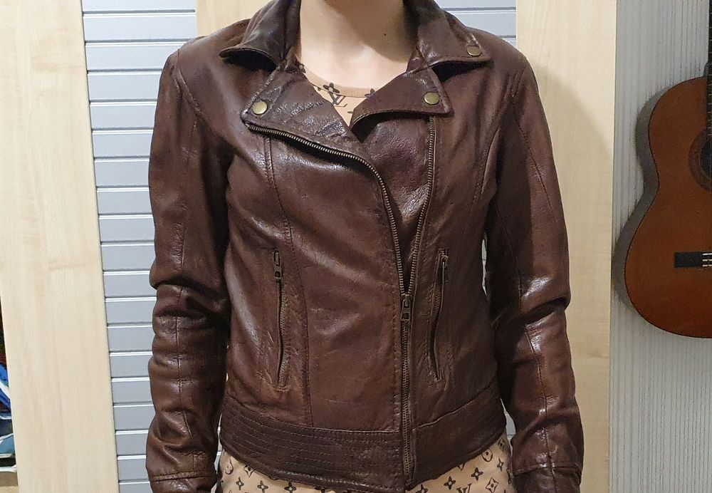 Кожаная куртка Bershka