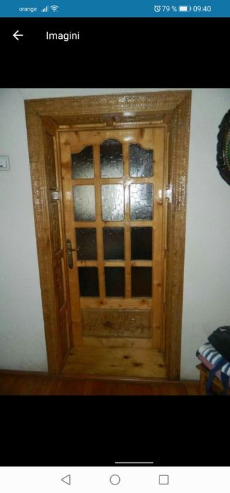Uși din lemn masiv