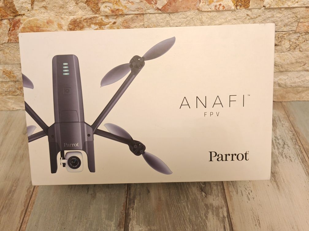 Parrot Anafi Drona 4K 21 MP cu Ochelari FPV + Telecomanda si Rucsac