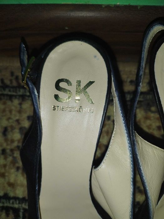 Sandale cu toc din piele